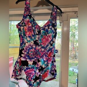 NWT 20W Maxine of Hollywood Minimizer One piece Flattering Floral Bathing suit